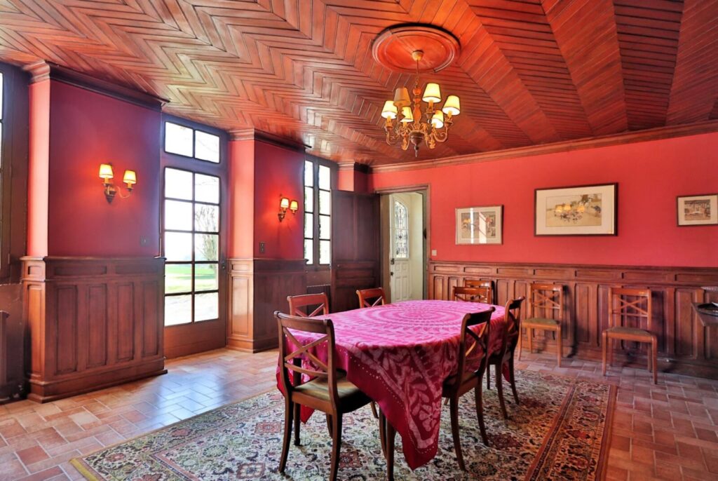 Domaine d&rsquo;exception adossée à une forêt protégée. – Château à Miélan