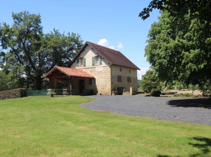 Moulin pré-Révolution entièrement restauré, fonctionnelle.. – Moulin ou presbytère à Crouseilles