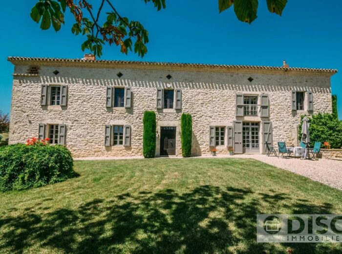 Magnifique propriété en pierre avec vues sur les vignobles, piscine… – Maison ancienne à Cahuzac-sur-Vère