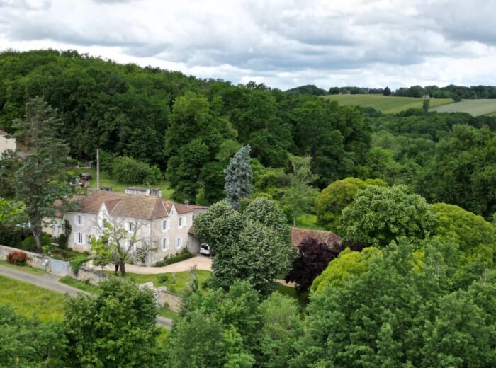 Belle maison de campagne à Madiran, 5 chambres – Maison ancienne à Madiran