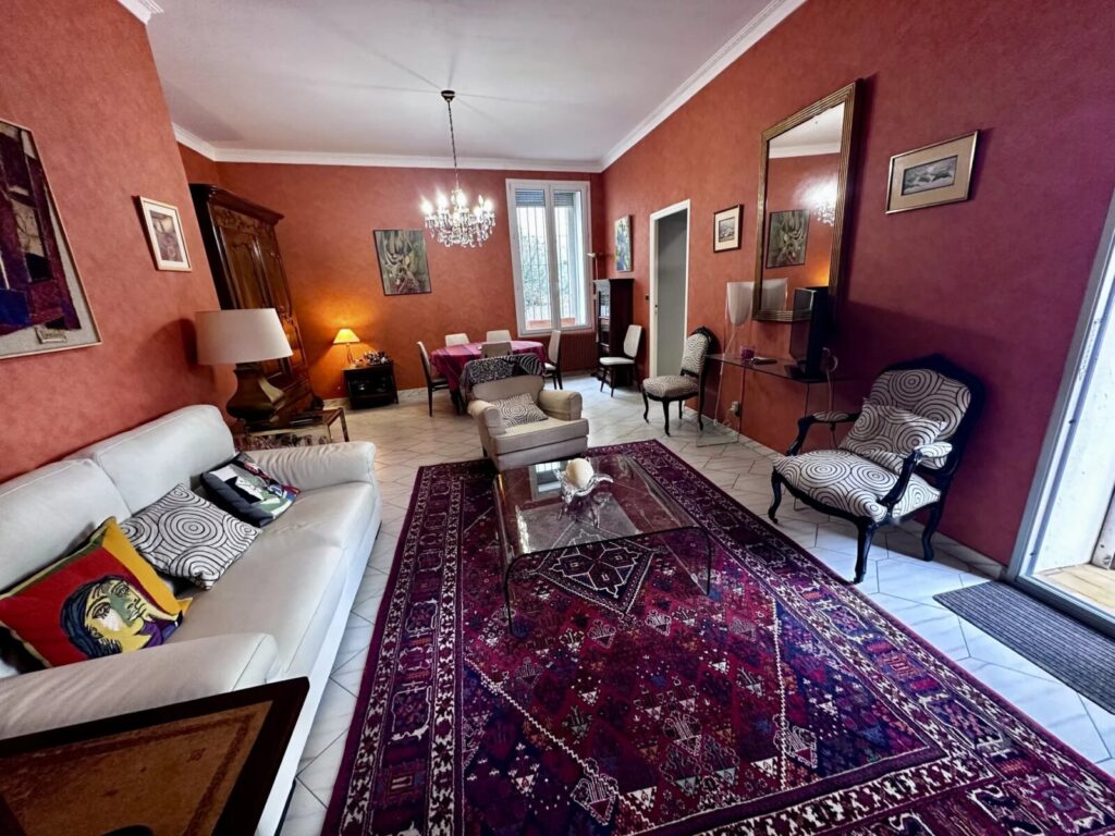 Vaste apt F4 dans maison bourgeoise, terrasses, atelier, cave – Appartement ancien à Perpignan
