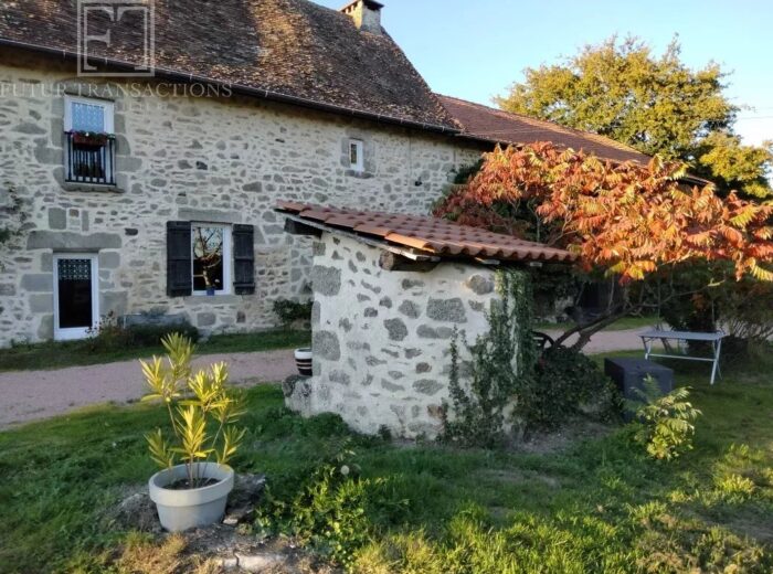 maison de caractère 8175m² – Maison de caractère à Saint-Saud-Lacoussière