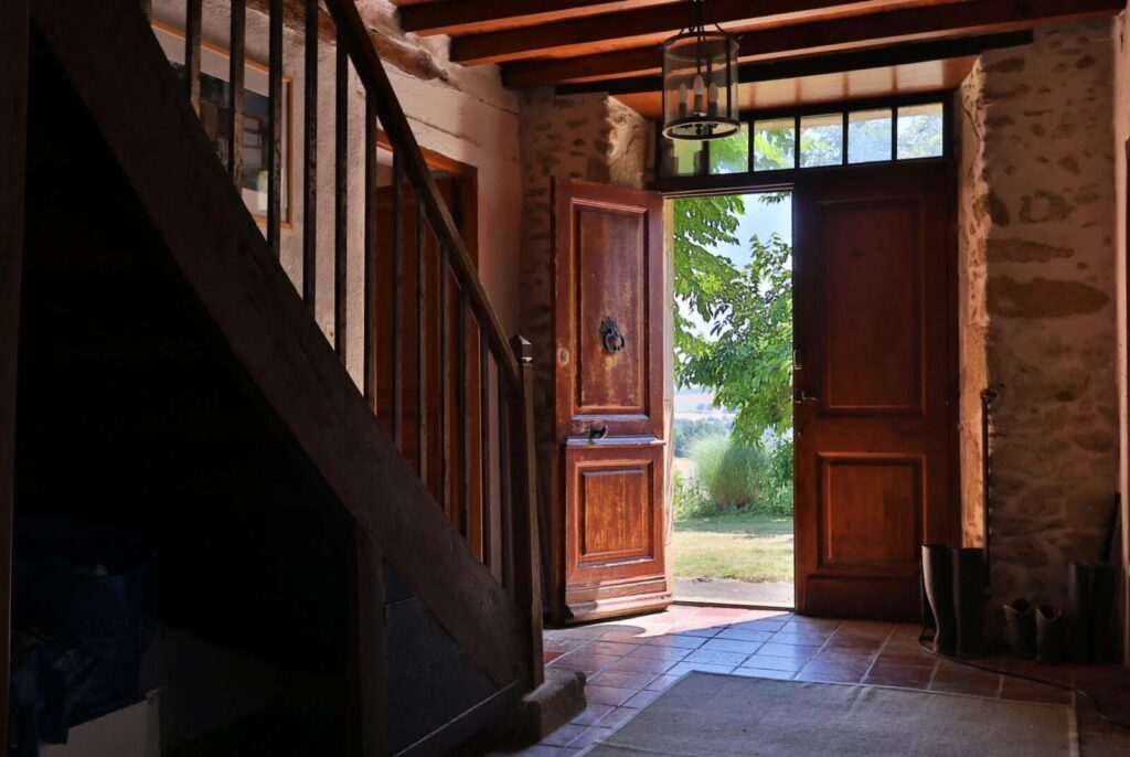 Une charmante ferme gasconne avec une vue imprenable sur les Pyrénées. – Maison ancienne à Laveraët