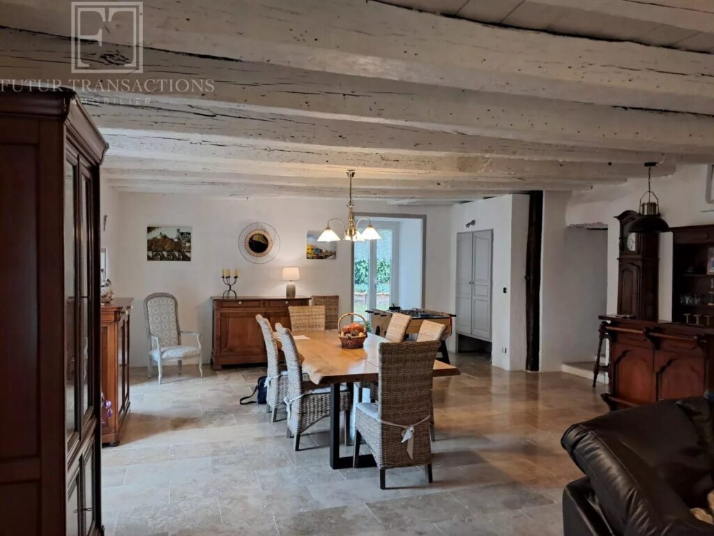 maison de caractère 8175m² – Maison de caractère à Saint-Saud-Lacoussière