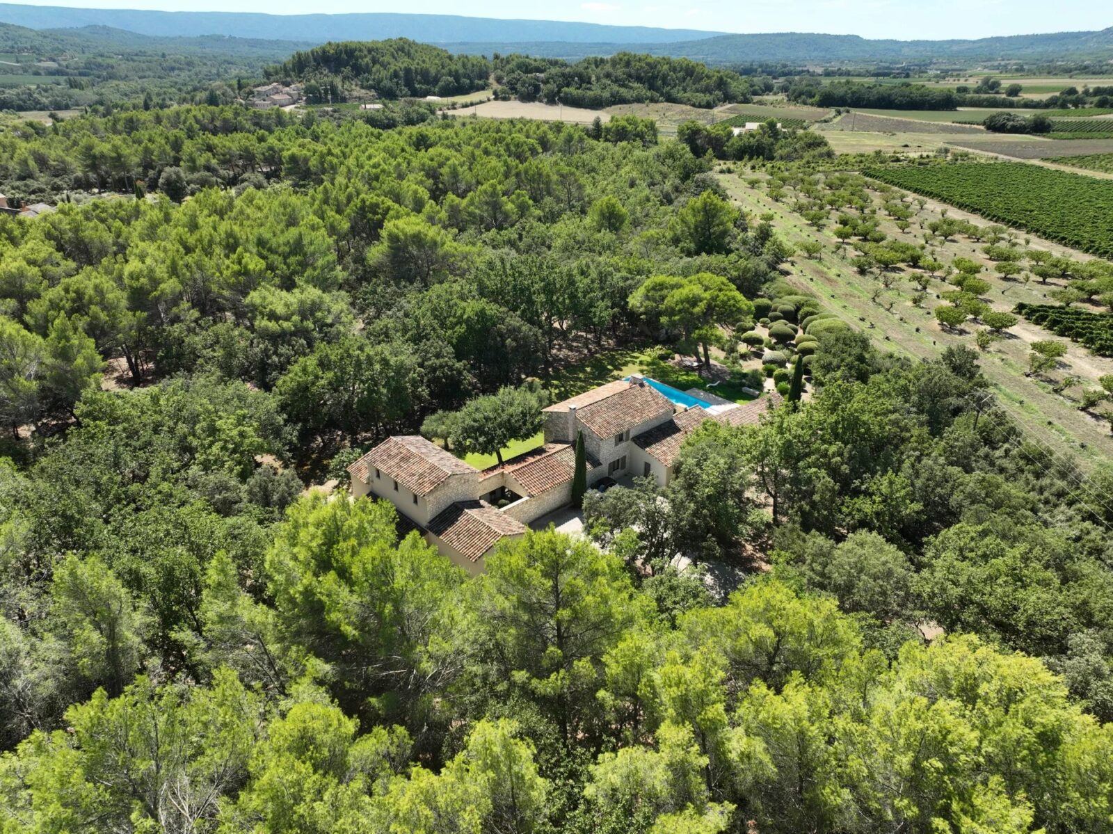 Maison 10 pièces 295 m² · à Saint-Saturnin-lès-Apt · 295 m² · 2 950 000 €