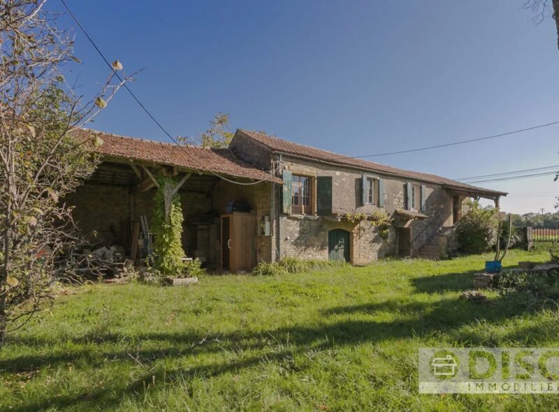 Maison à rénover avec dépendances à Saint-Antonin-Noble-Val