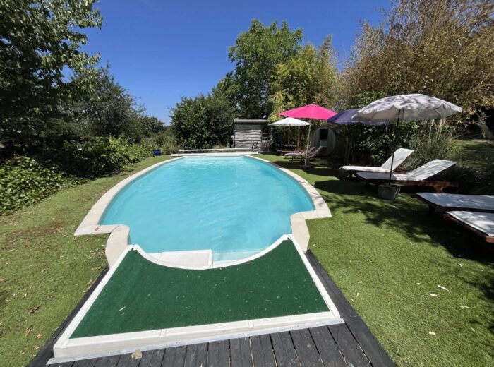 Ensemble immobilier avec gîte indépendant. piscine et vue dégagée –… – Maison ancienne à Saint-Péreuse