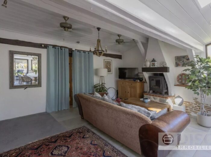 Propriété de charme avec piscine, jacuzzi et 7 hectares dans un… – Maison ancienne rénovée à Varen