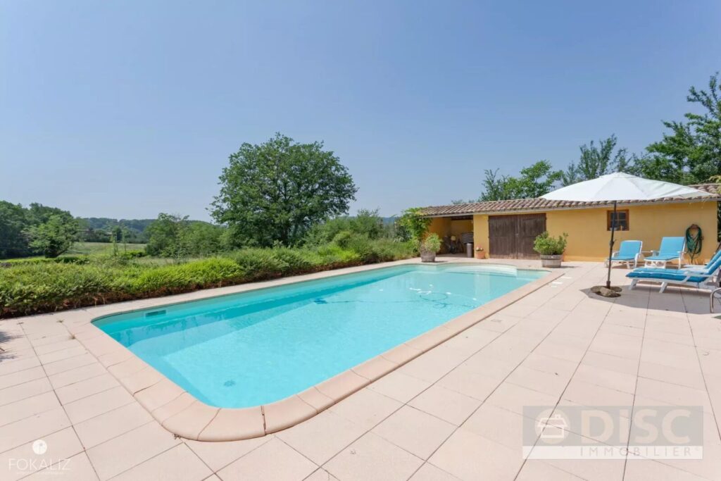Belle maison avec dépendance, jardin et piscine – Maison ancienne à Verfeil