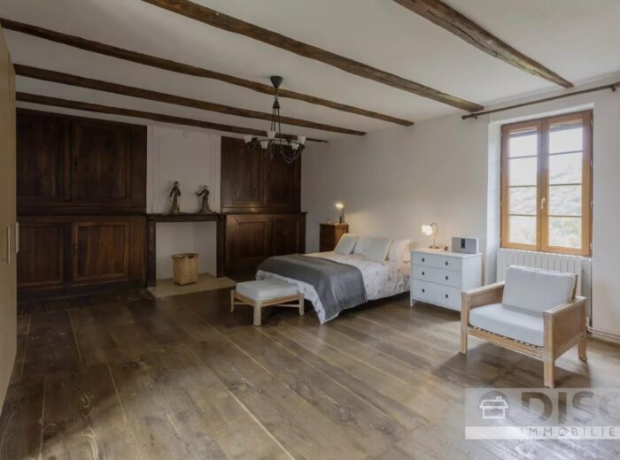 Magnifique propriété en bordure du village de Najac, offrant de… – Château à Najac