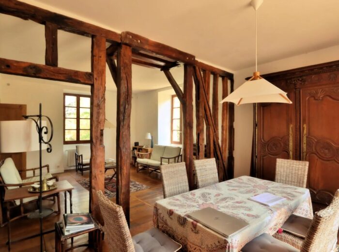 Maison de Charme avec Piscine proche de Mielan. – Maison ancienne à Laguian-Mazous