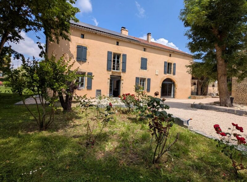 Domaine ou propriété avec piscine à Izotges