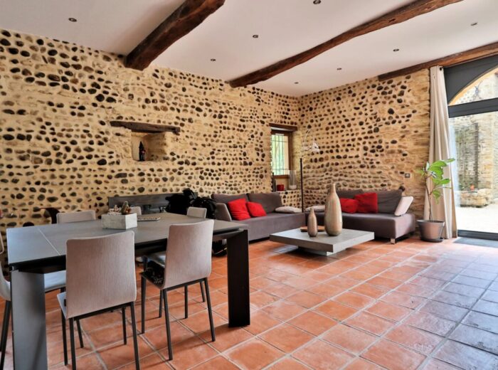 Élégante Maison Gasconne Écologique avec Intérieurs d’Exception – Domaine et propriété à Izotges