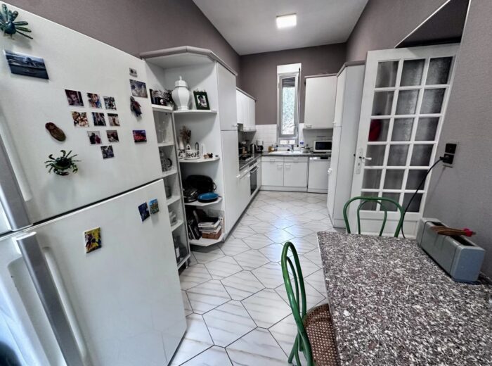 Vaste apt F4 dans maison bourgeoise, terrasses, atelier, cave – Appartement ancien à Perpignan