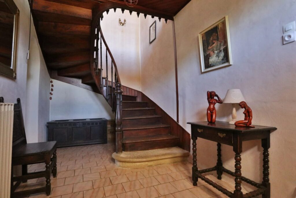 Maison Gascon avec vue panoramique sur les Pyrénées – Château à Laveraët