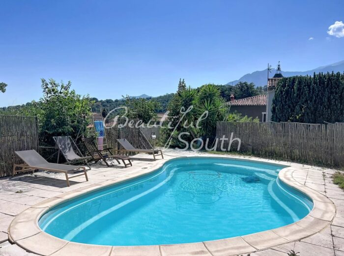 DEMEURE DE CARACTERE AVEC PISCINE ET JARDIN, PROCHE PRADES – Maison de caractère à Prades