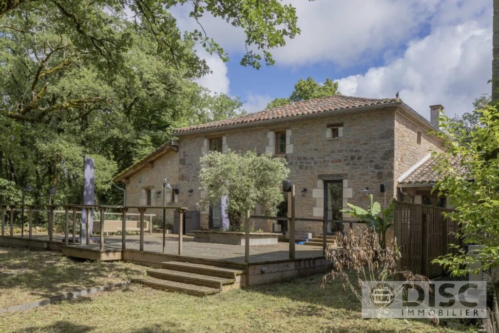 Grande propriété rénovée avec spacieuse maison principale, gîte… – Domaine et propriété à Saint-Antonin-Noble-Val
