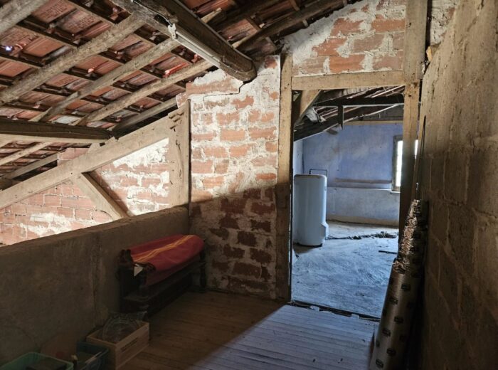 Ferme moderne avec une seconde maison à rénover – Maison à rénover à Viella