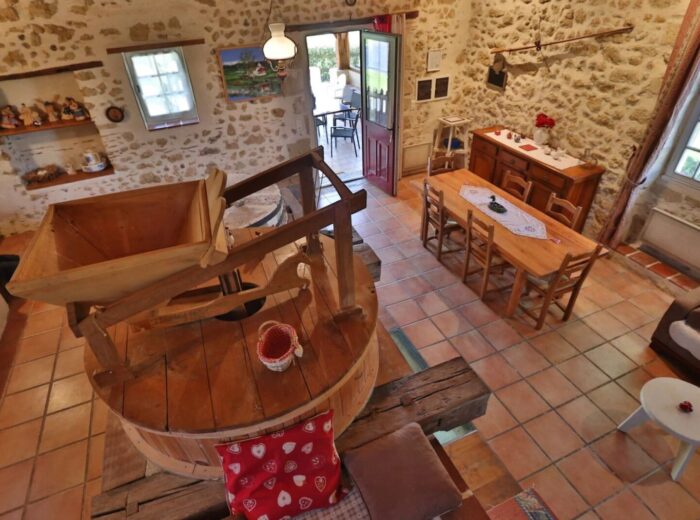 Moulin pré-Révolution entièrement restauré, fonctionnelle.. – Moulin ou presbytère à Crouseilles