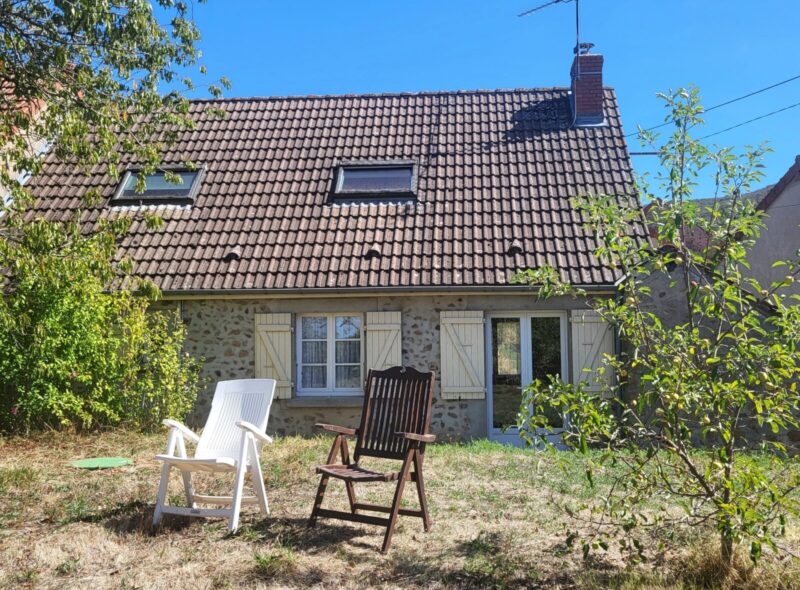 Maison avec jardin dans un hameau tranquille