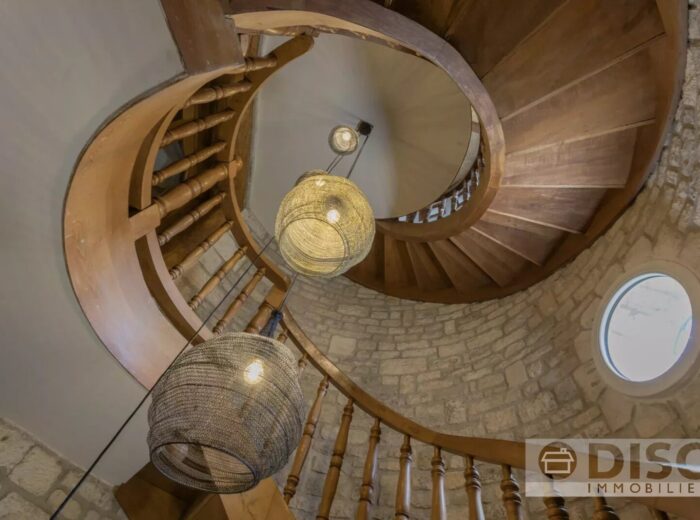 Magnifique propriété avec vues à 360° à 3 minutes du centre-ville de… – Maison ancienne à Caussade