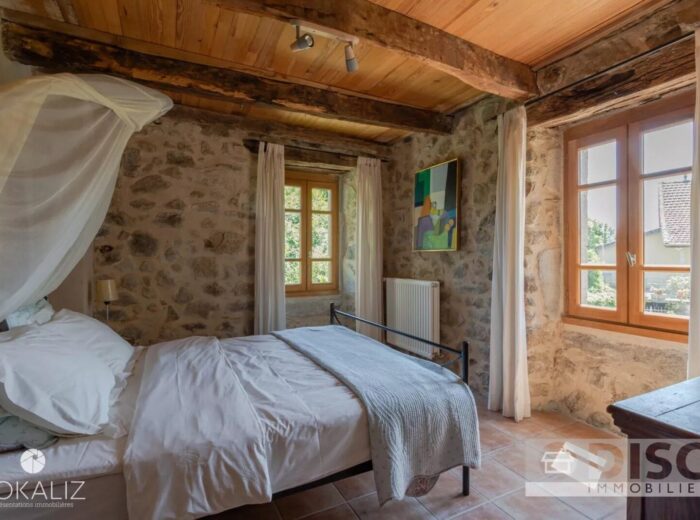 Magnifique propriété avec maison d’amis, piscine, maison annexe et… – Maison ancienne à Saint-André-de-Najac