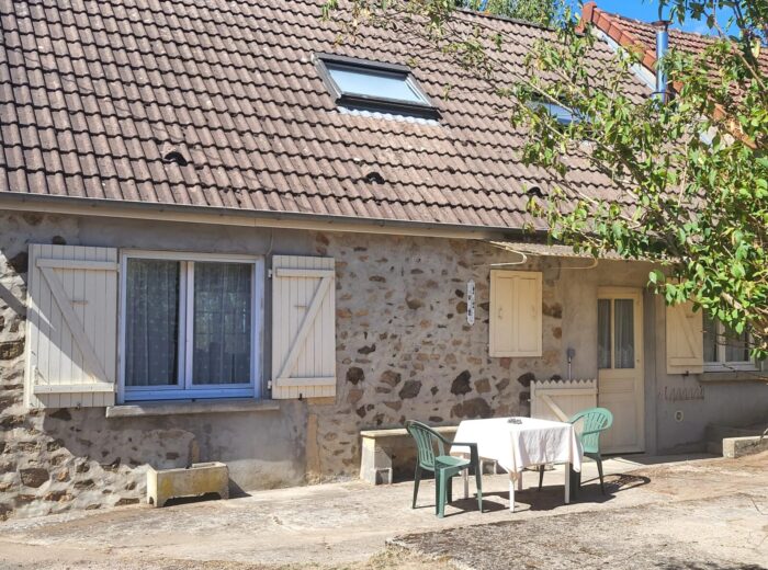 Maison avec jardin dans un hameau tranquille – Maison ancienne à Saint-Honoré-les-Bains