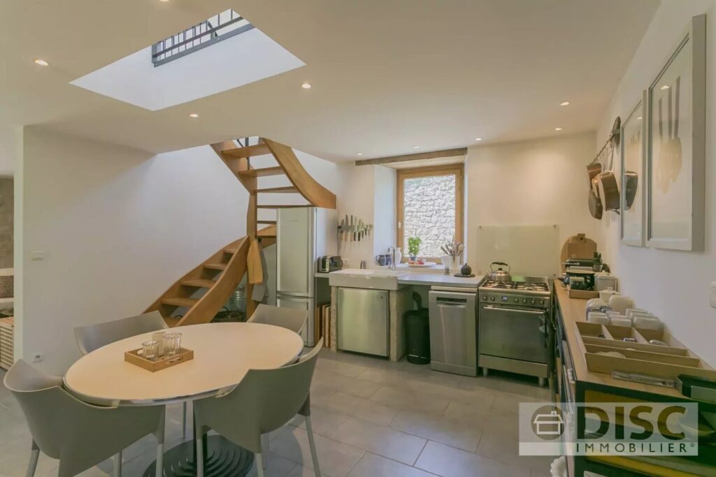 Belle maison moderne conçu par architecte avec petit jardin et… – Maison ancienne à Penne