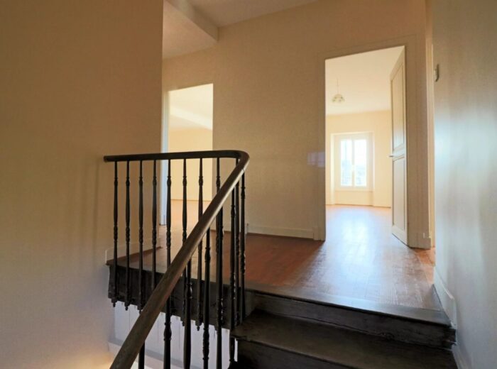 Maison comprenant 5 chambres sur 1860m² avec grandes dépendances – Maison ancienne à Maubourguet