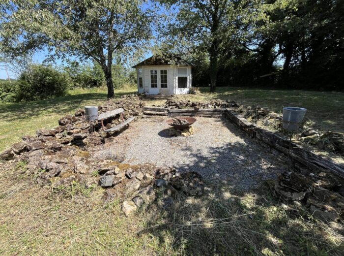 Ensemble immobilier avec gîte indépendant. piscine et vue dégagée –… – Maison ancienne à Saint-Péreuse