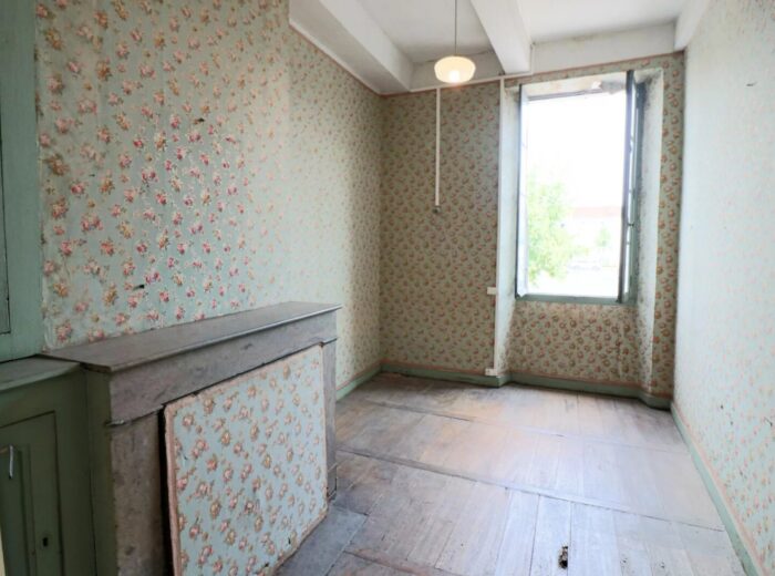 Grande maison de caractère/immeuble de rapport comprenant 7 chambres – Maison de caractère à Maubourguet