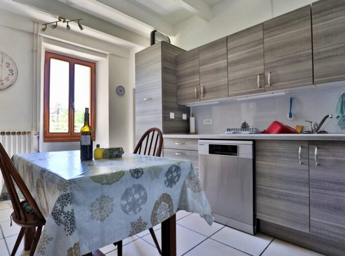 Maison Gascon avec vue panoramique sur les Pyrénées – Château à Laveraët