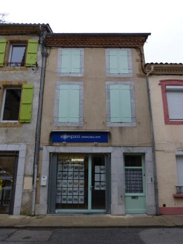 À vendre, Trie sur Baise (Hautes Pyrénées): Maison de village, avec 2 appartements à rénover, garage & local commercial, à proximité des commerces