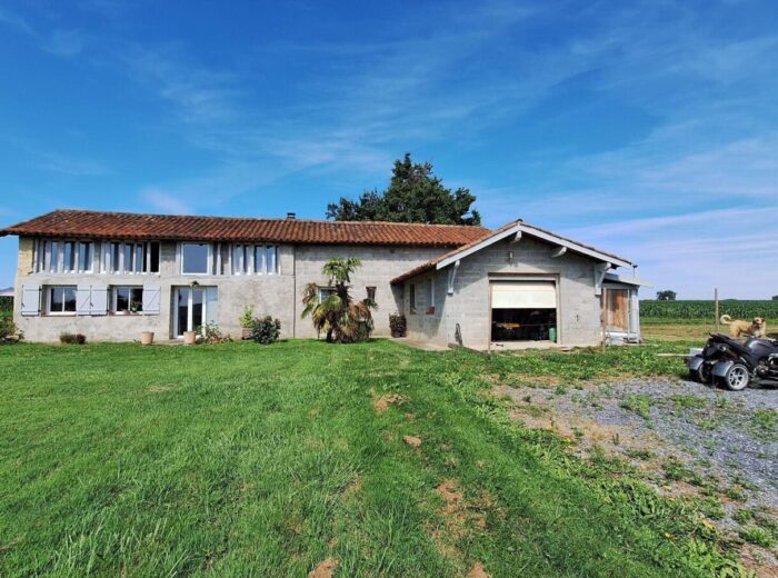 A vendre dans le Gers, proche de Castelnau Magnoc: Maison… – Maison ancienne à St Ost