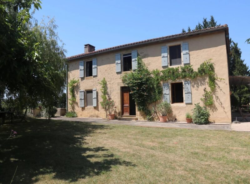 Maison ancienne avec gîte indépendant à Laveraët