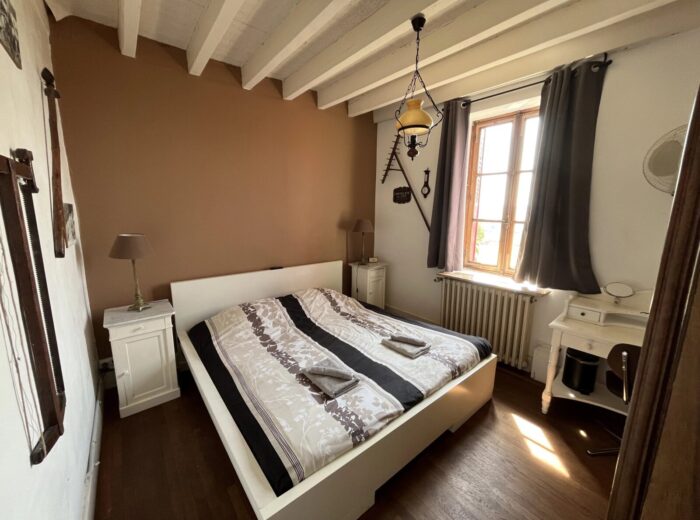 Grande maison au cœur du bourg de Lanty avec vue exceptionnelle – Maison ancienne à Lanty