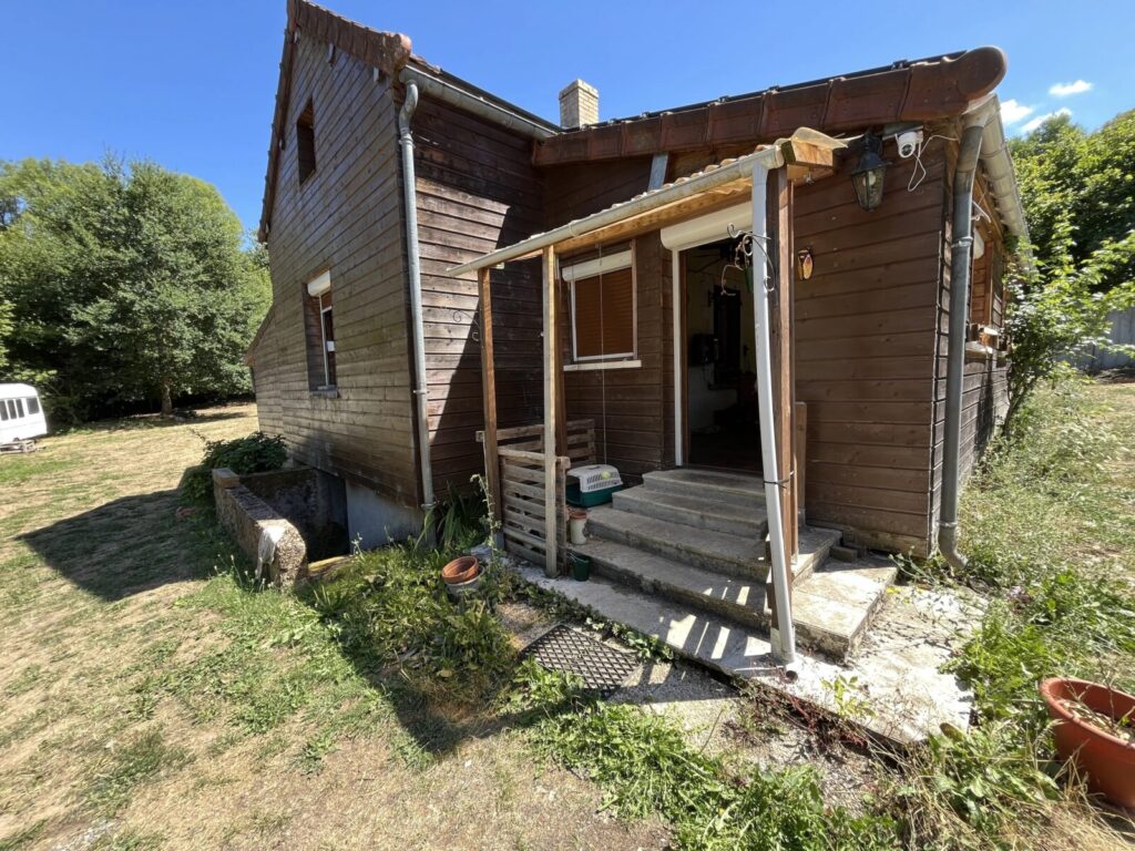 Maison à vendre à Chaumard – à seulement 2 minutes du lac de… – Maison ancienne à Chaumard