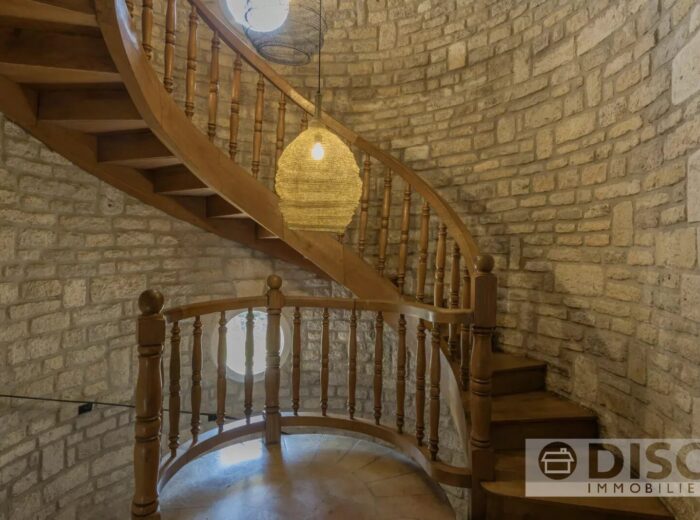 Magnifique propriété avec vues à 360° à 3 minutes du centre-ville de… – Maison ancienne à Caussade