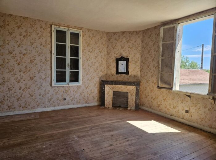 Ferme moderne avec une seconde maison à rénover – Maison à rénover à Viella