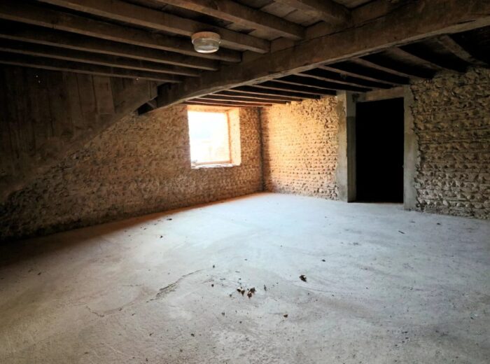 Maison comprenant 5 chambres sur 1860m² avec grandes dépendances – Maison ancienne à Maubourguet