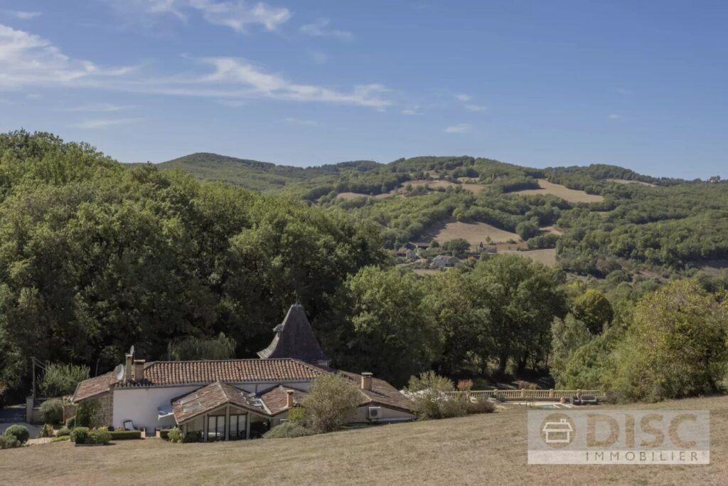 Propriété de charme avec piscine, jacuzzi et 7 hectares dans un… – Maison ancienne rénovée à Varen