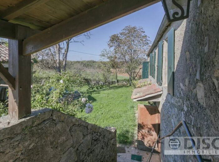Charmante maison à rénover avec hangars, grange et jardin à 5 minutes… – Maison à rénover à Saint-Antonin-Noble-Val