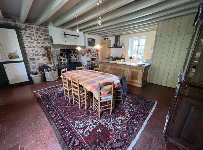 Maison rénovée au calme – Maison ancienne rénovée à Saint-Léger-sous-Beuvray