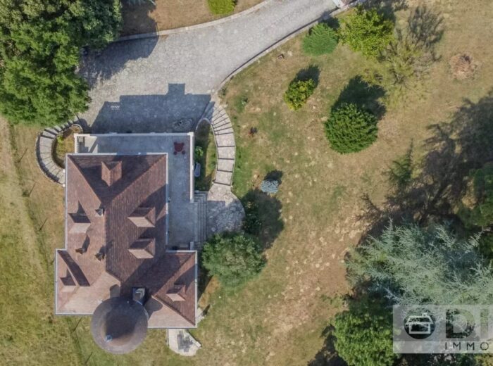 Magnifique propriété avec vues à 360° à 3 minutes du centre-ville de… – Maison ancienne à Caussade