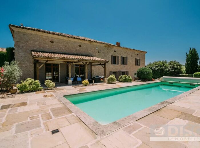 Magnifique propriété en pierre avec vues sur les vignobles, piscine… – Maison ancienne à Cahuzac-sur-Vère