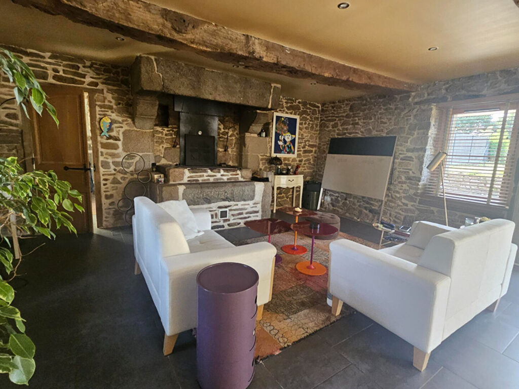 Secteur COMBOURG : Maison de Campagne avec cachet au gout du jour !… – Maison ancienne à CUGUEN