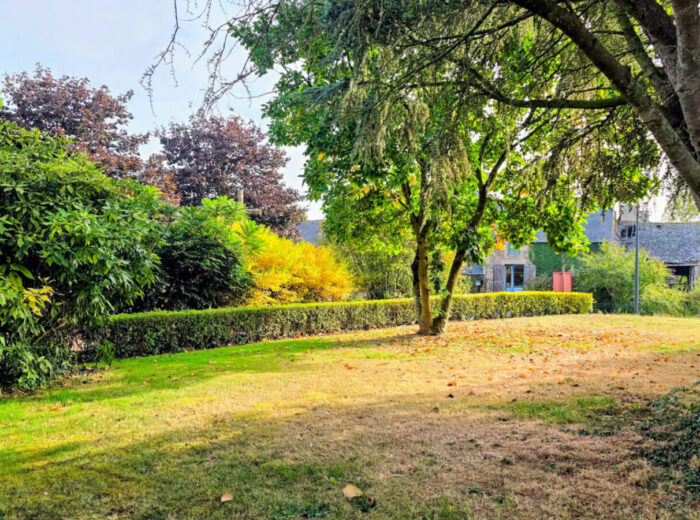 Saint Méloir Des Bois – Belle maison de bourg, dépendances… – Maison ancienne à SAINT MELOIR DES BOIS