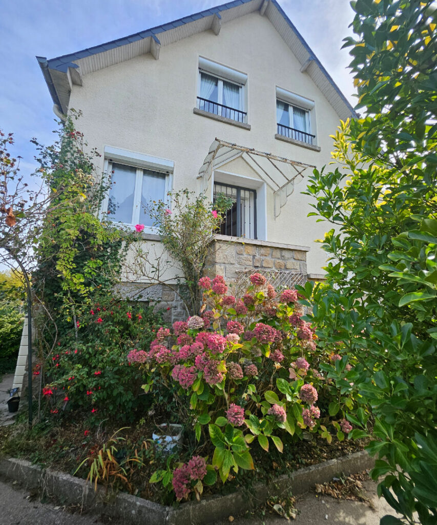 Dinan : L&rsquo;esprit campagne à proximité du centre-ville – Maison ancienne à Dinan