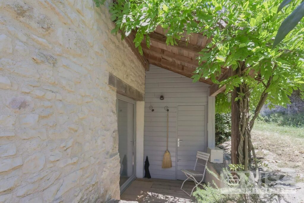 Belle maison moderne conçu par architecte avec petit jardin et… – Maison ancienne à Penne