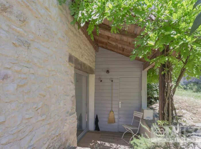 Belle maison moderne conçu par architecte avec petit jardin et… – Maison ancienne à Penne